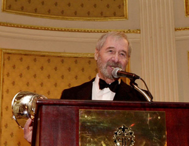 Ed McBain faisant un discour